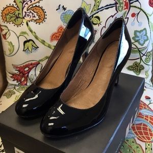 Corso Como black patent pump